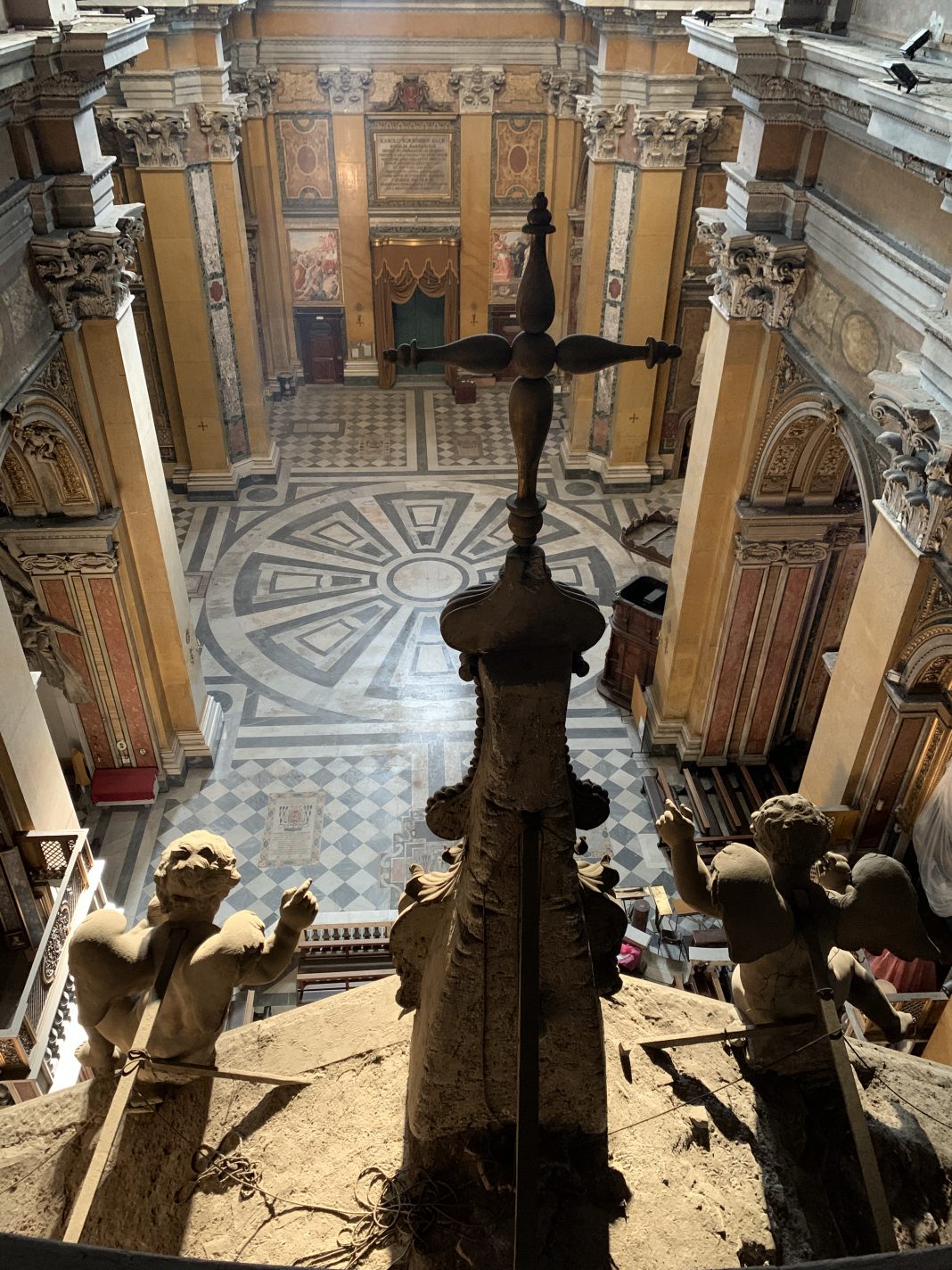 Interno della Chiesa dei SS. Biagio e Carlo ai Catinari