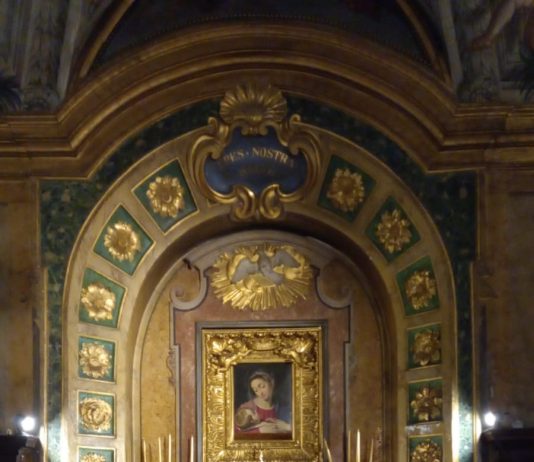 Cappella interna di Maria Madre della Divina Provvidenza ausiliatrice dei cristiani